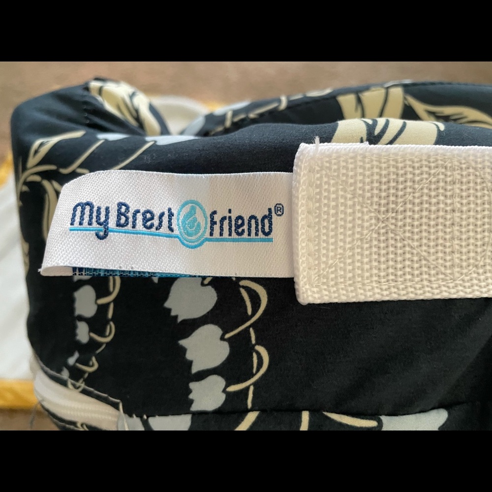 Breast feeding pillow (My Breast Friend)